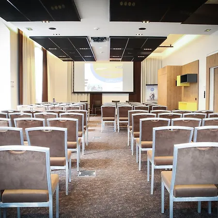 Novotel Brieuc Centre Gare Hotel 4*